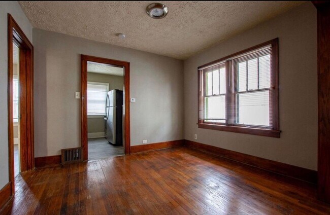 Building Photo - 5519 Hickory St