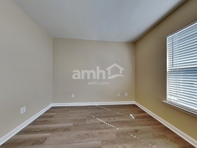 Building Photo - 25 Concordia Ct