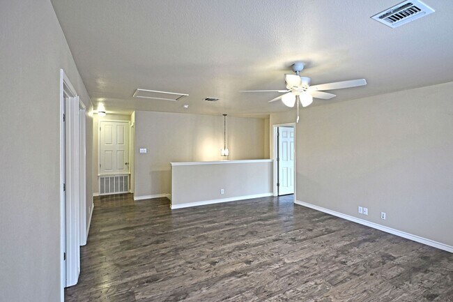 Building Photo - 1610 Elizabeth Ct