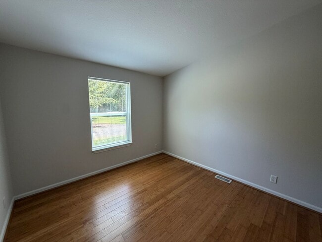 Building Photo - Peaceful Living – 3 Bedroom, 2 Bath Single-Family Home