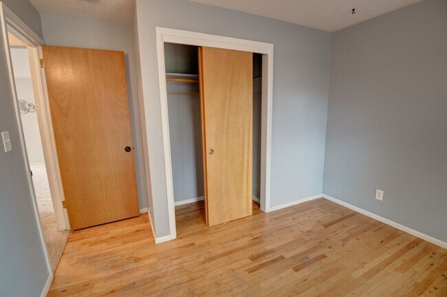 Building Photo - 4 Bedroom 2 Bathroom Located on the Boise Bench (Available for a 6 month lease).