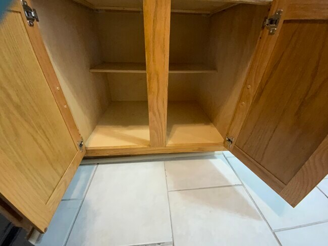 Building Photo - 1911 Ricouard Rd