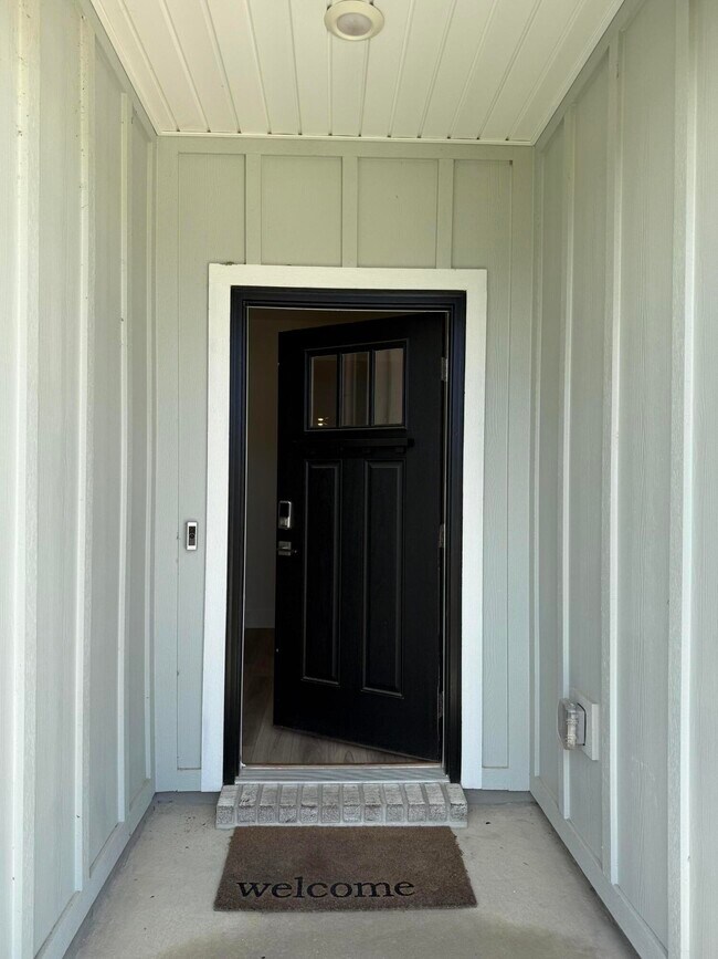 Building Photo - 210 Lyla Ln