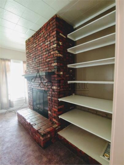 Building Photo - 711 N Chestnut St