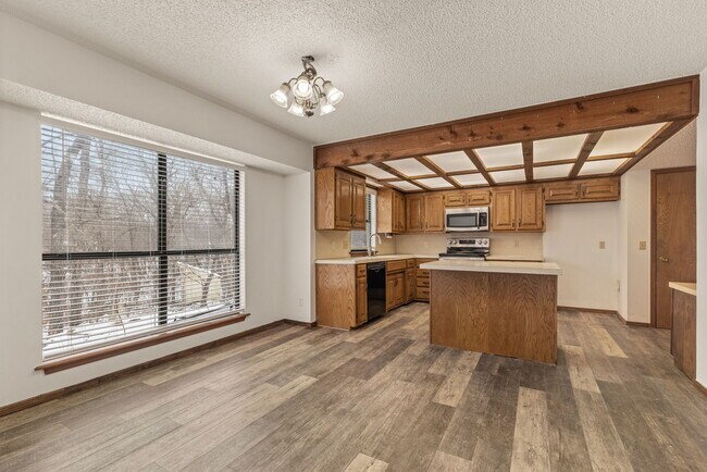 Building Photo - 630 S 276th E Ave