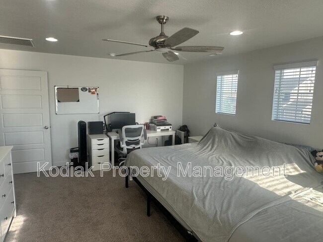 Building Photo - 3656 S Kite St