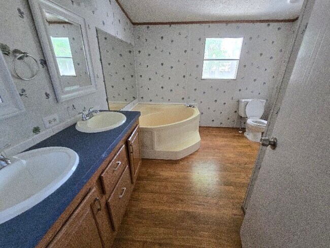 Building Photo - 5815 Dylan Dr