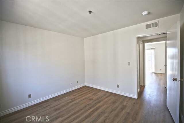 Building Photo - 1211 Huntington Dr