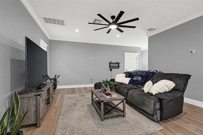 Building Photo - 3513 Omega St