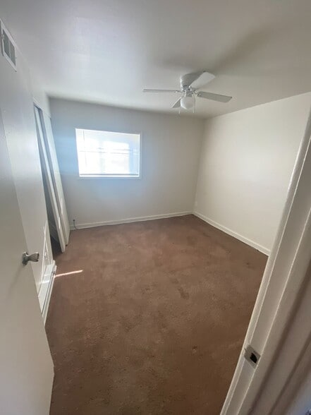 Building Photo - 5821 Stieren Dr