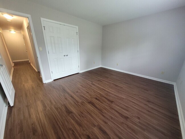 Building Photo - DUNBARTON