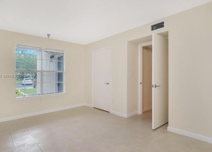 Building Photo - 1055 Crystal Way