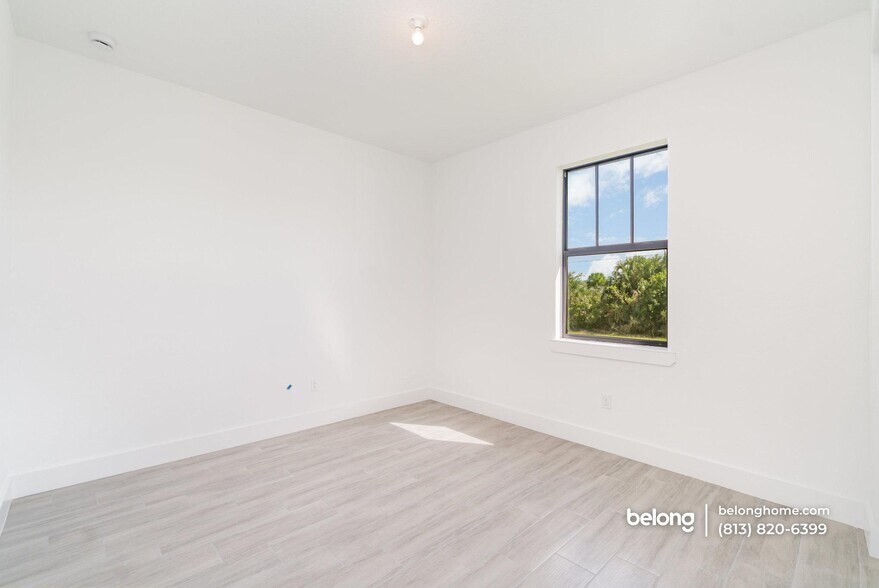 Building Photo - 15633 Lakeland Cir