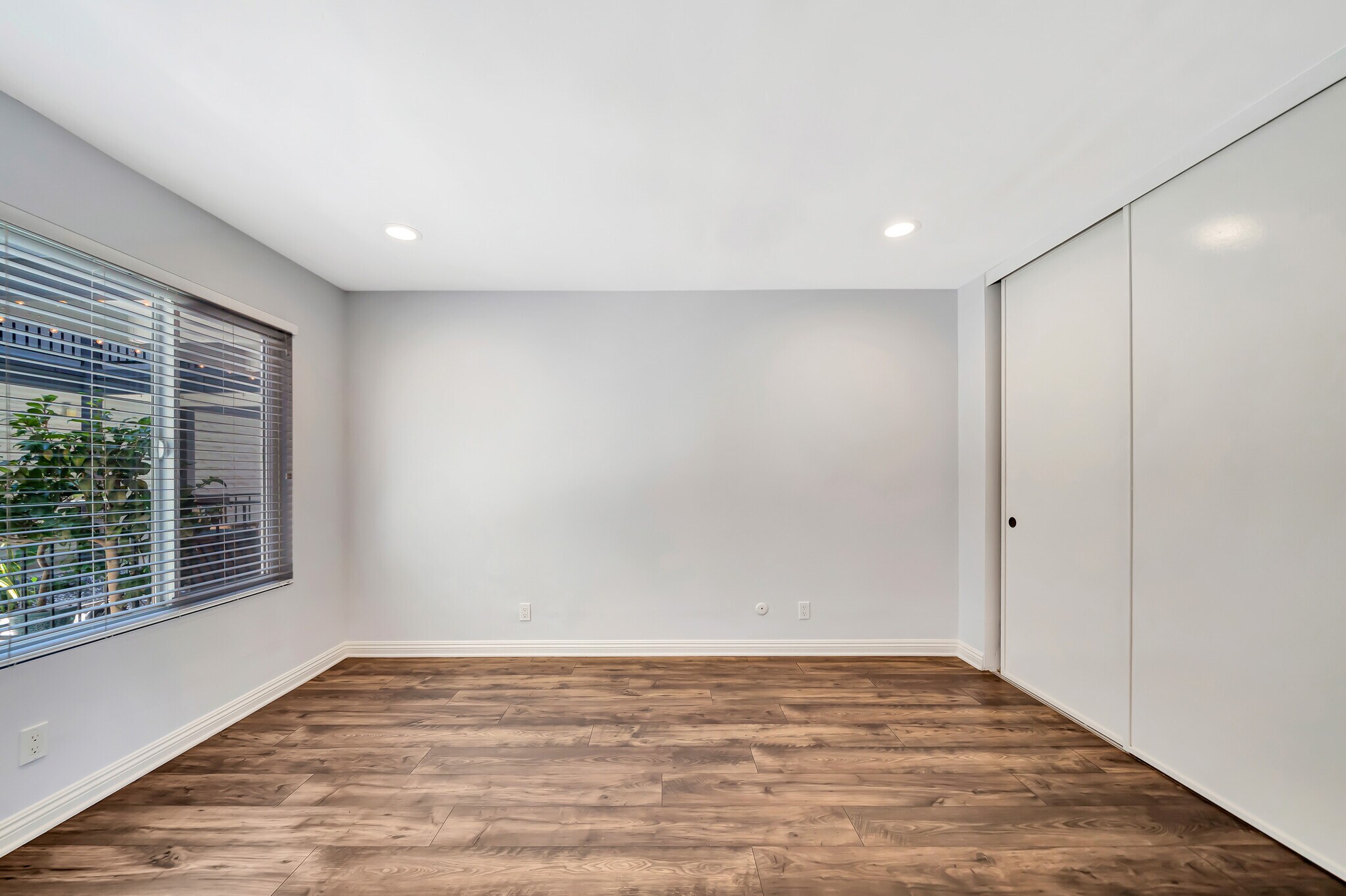 Building Photo - 3606 Vista Rey