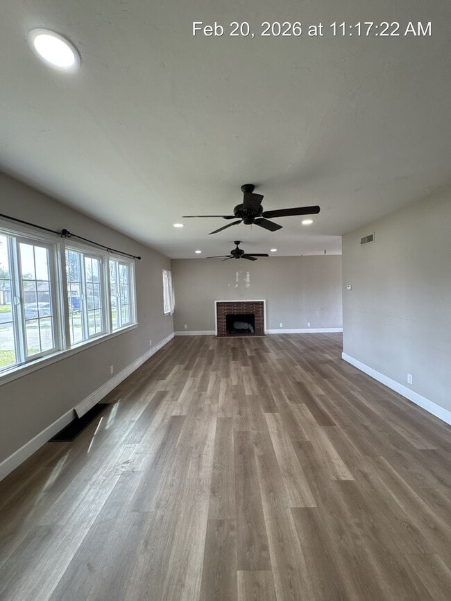 Building Photo - Dinuba Home Coming Soon!