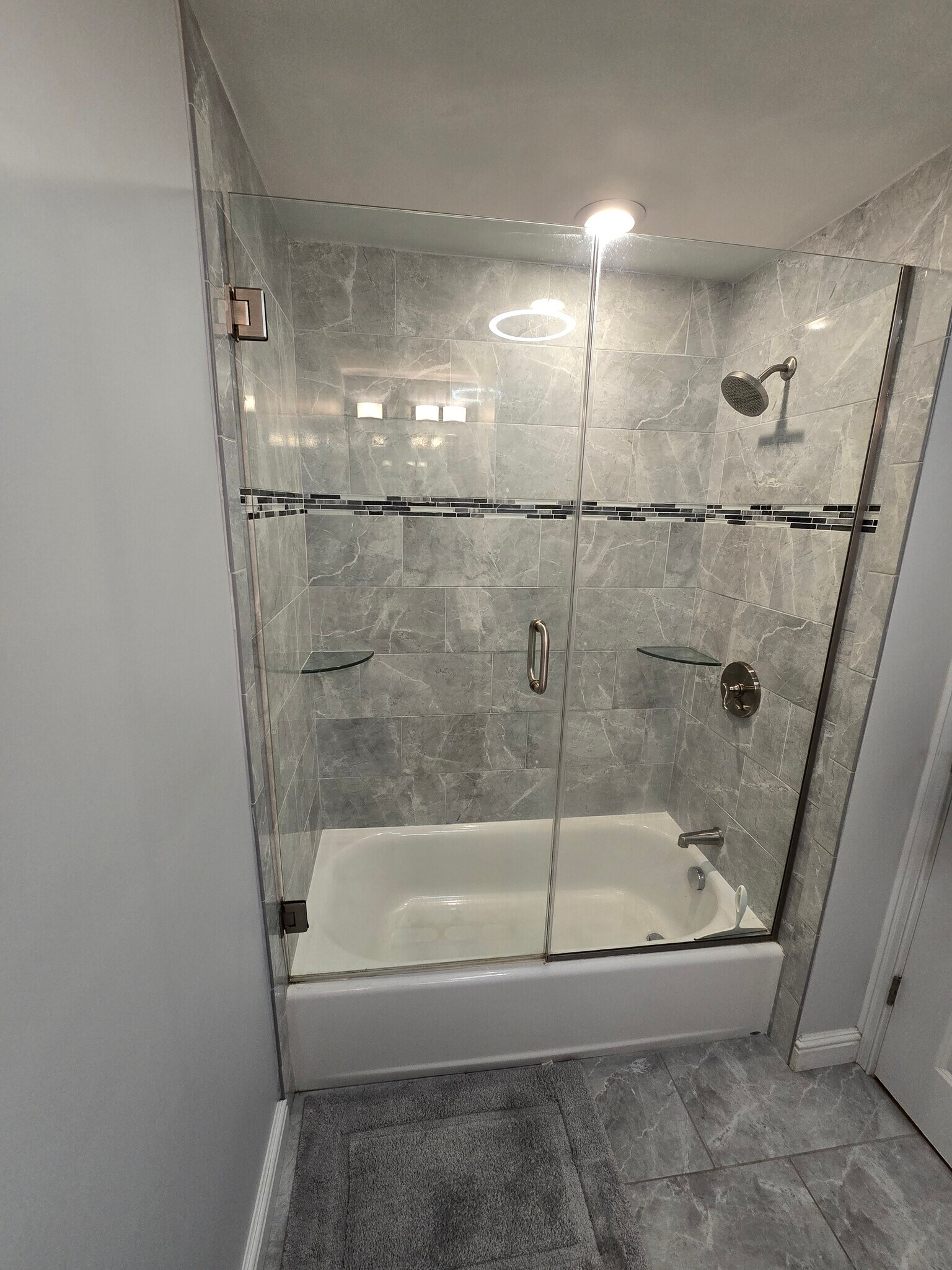 Building Photo - 216 E Eagle St