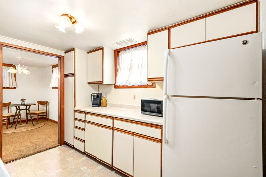 Building Photo - 1912 7th Ave S