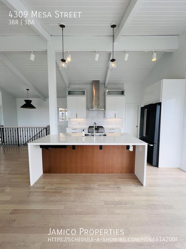 Building Photo - 4309 Mesa St