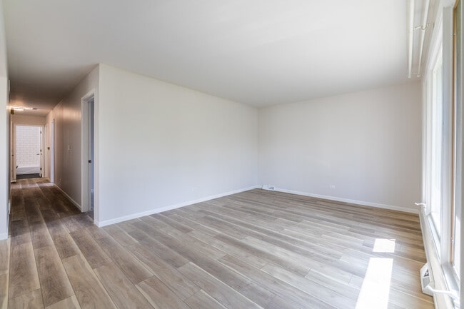 Building Photo - 4231 Belle Aire Ln