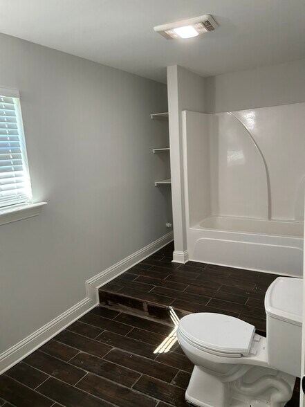 Building Photo - 193 Chevrolet St