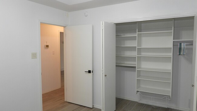 Building Photo - 2301 Anacua Cir