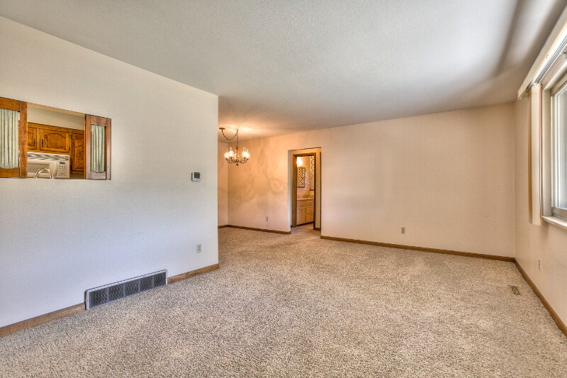 Building Photo - 724 Kimball Rd