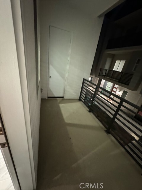 Building Photo - 247 Sash