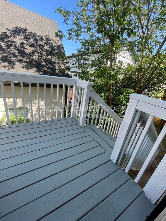 Building Photo - 750 Terry St SE