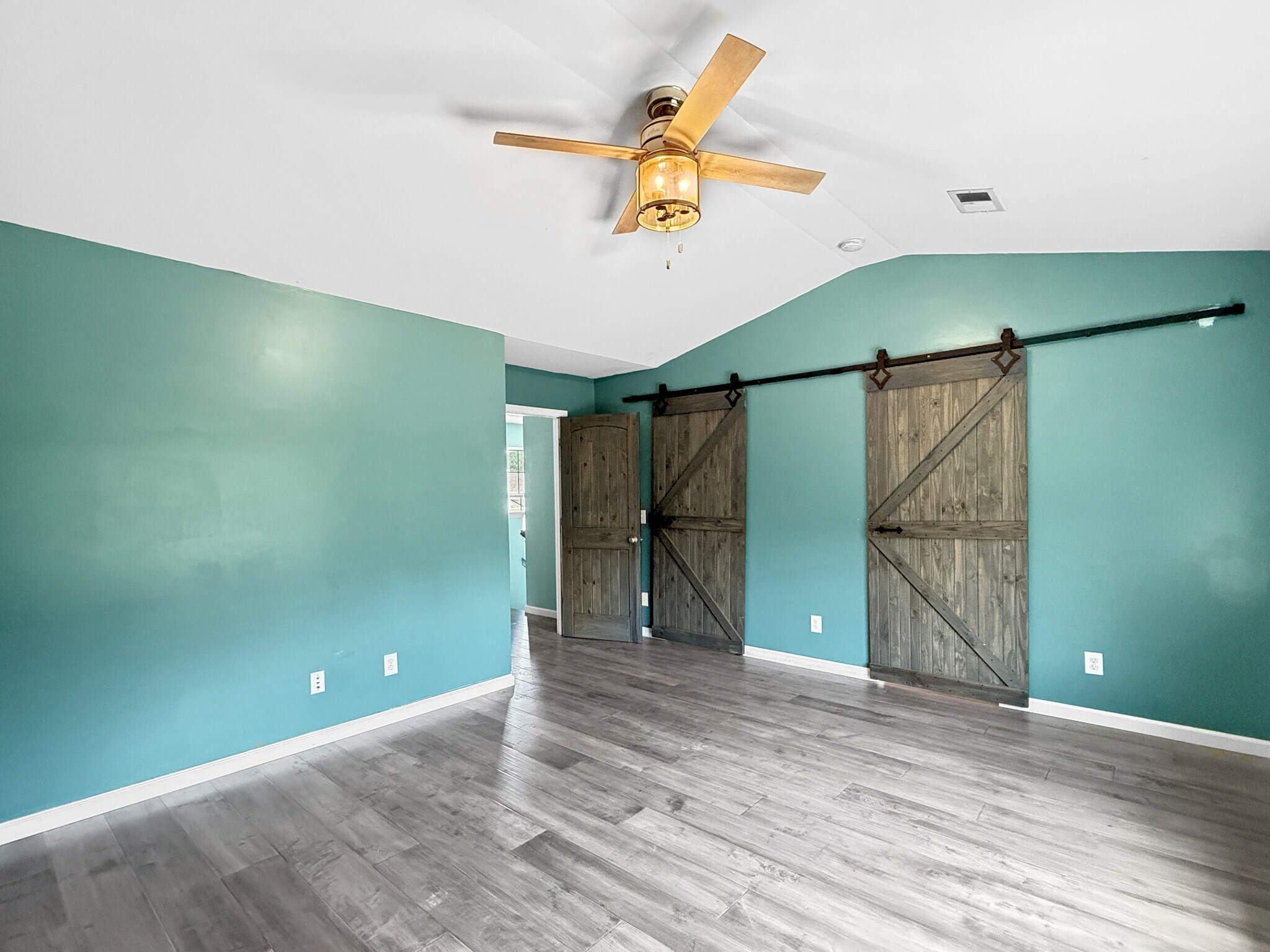 Building Photo - 11 Sand Live Oak Dr