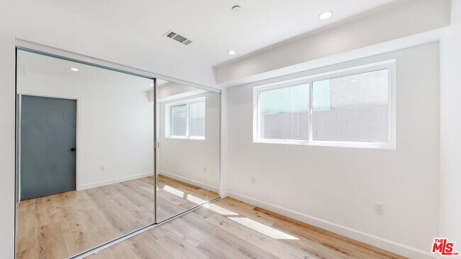 Building Photo - 2304 Hauser Blvd