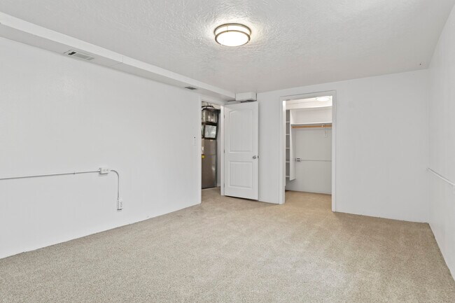 Building Photo - 1107 Beechwood Dr