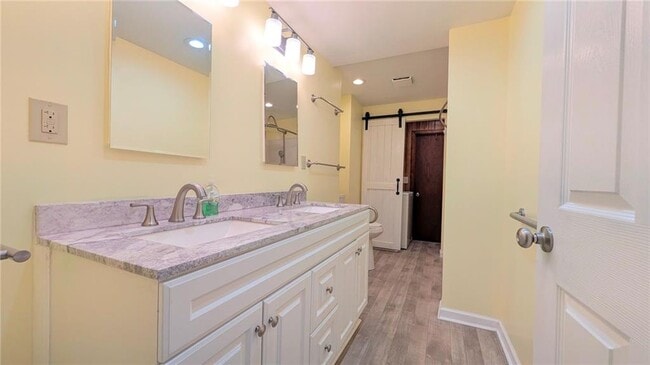 Building Photo - 3446 Monroe Cir