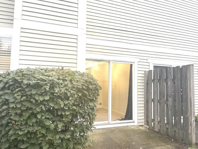 Building Photo - 2813 Powell Ct