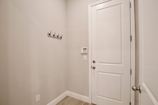 Building Photo - 6491 Cyrils Dr
