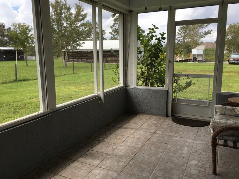 Screened in Porch - 20110 Ralston St