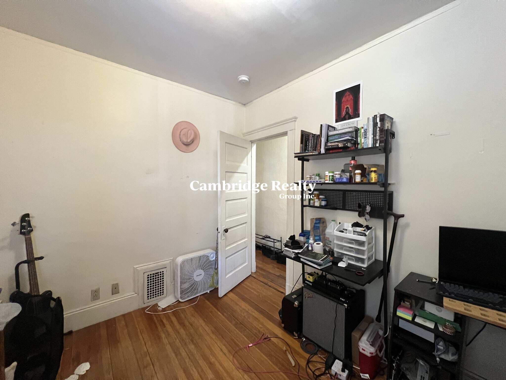 Building Photo - 44 Easton St