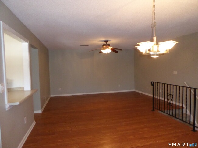 Building Photo - 140 Thompson St