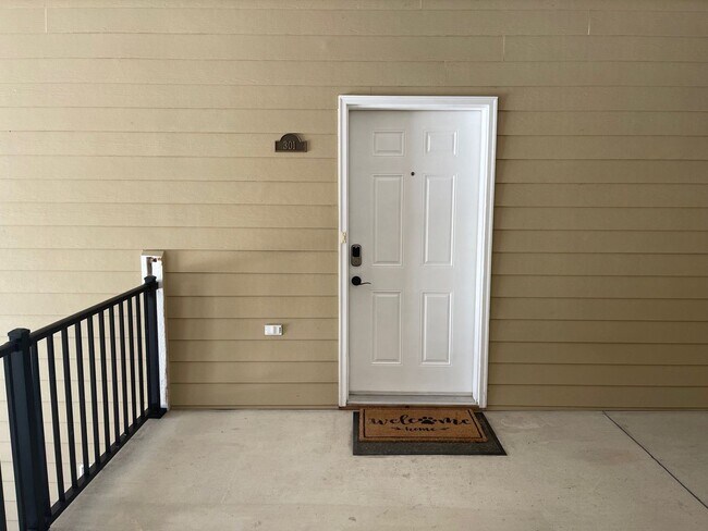 Building Photo - Fully-Furnished 3 Bedroom Condo in Smithton Crossing - Perfect for Traveling Professionals!