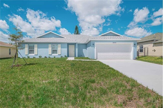 Primary Photo - 1690 SW Morelia Ln