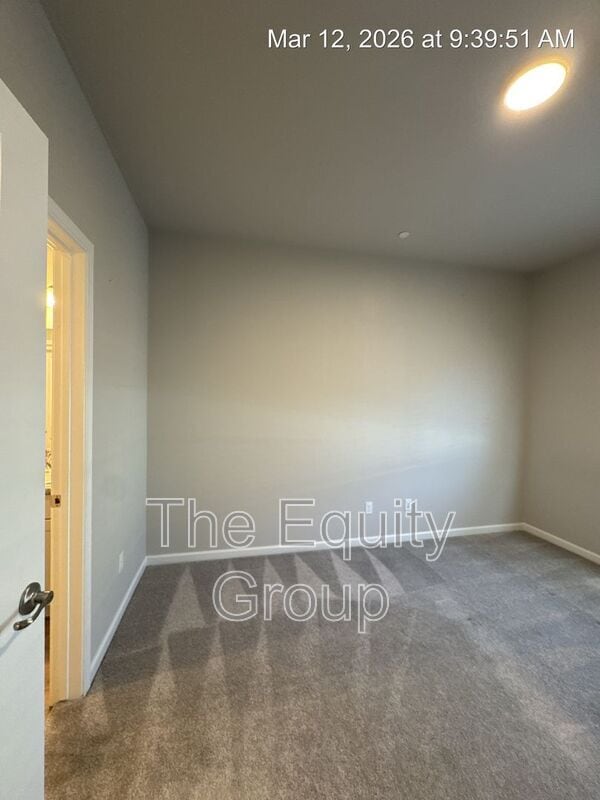 Building Photo - 518 S Summit St