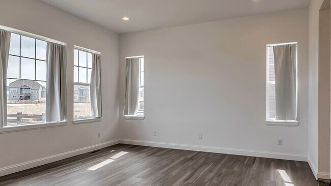 Building Photo - Beautiful Home in Canyons South!