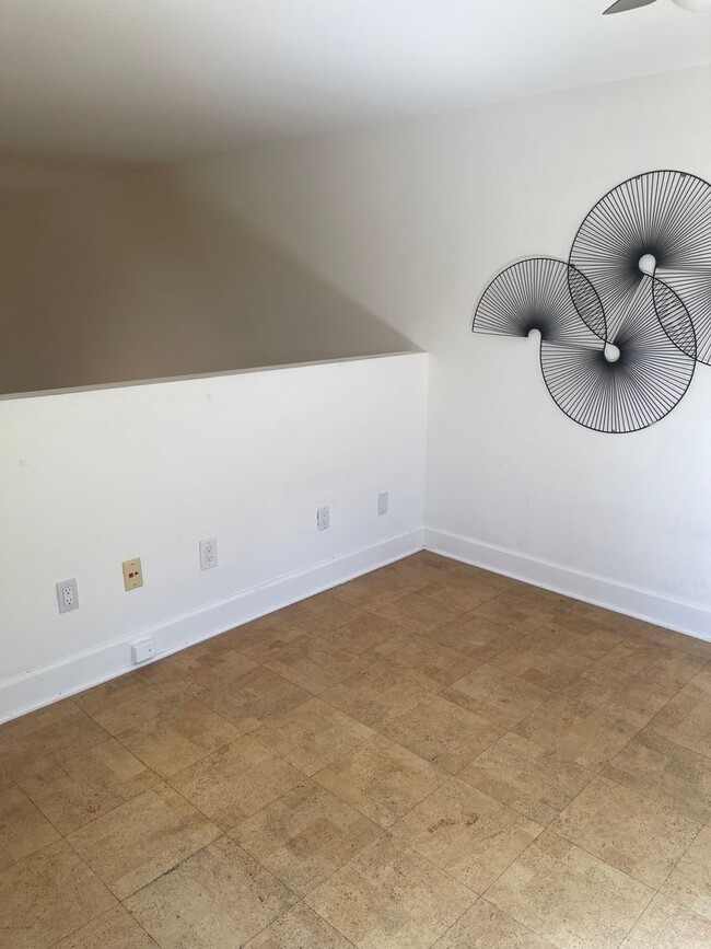 Building Photo - Hollywood Luxury 2 Bed Condo!