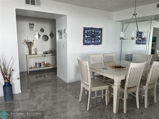 Building Photo - 5200 N Ocean Blvd