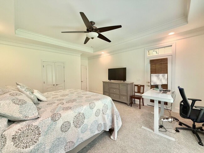 Building Photo - **OFFERING WAIVED APPLICATION FEES** Luxur...