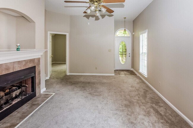 Building Photo - 6999 Parkbrook Ln