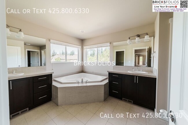 Building Photo - 10626 Eastridge Dr NE