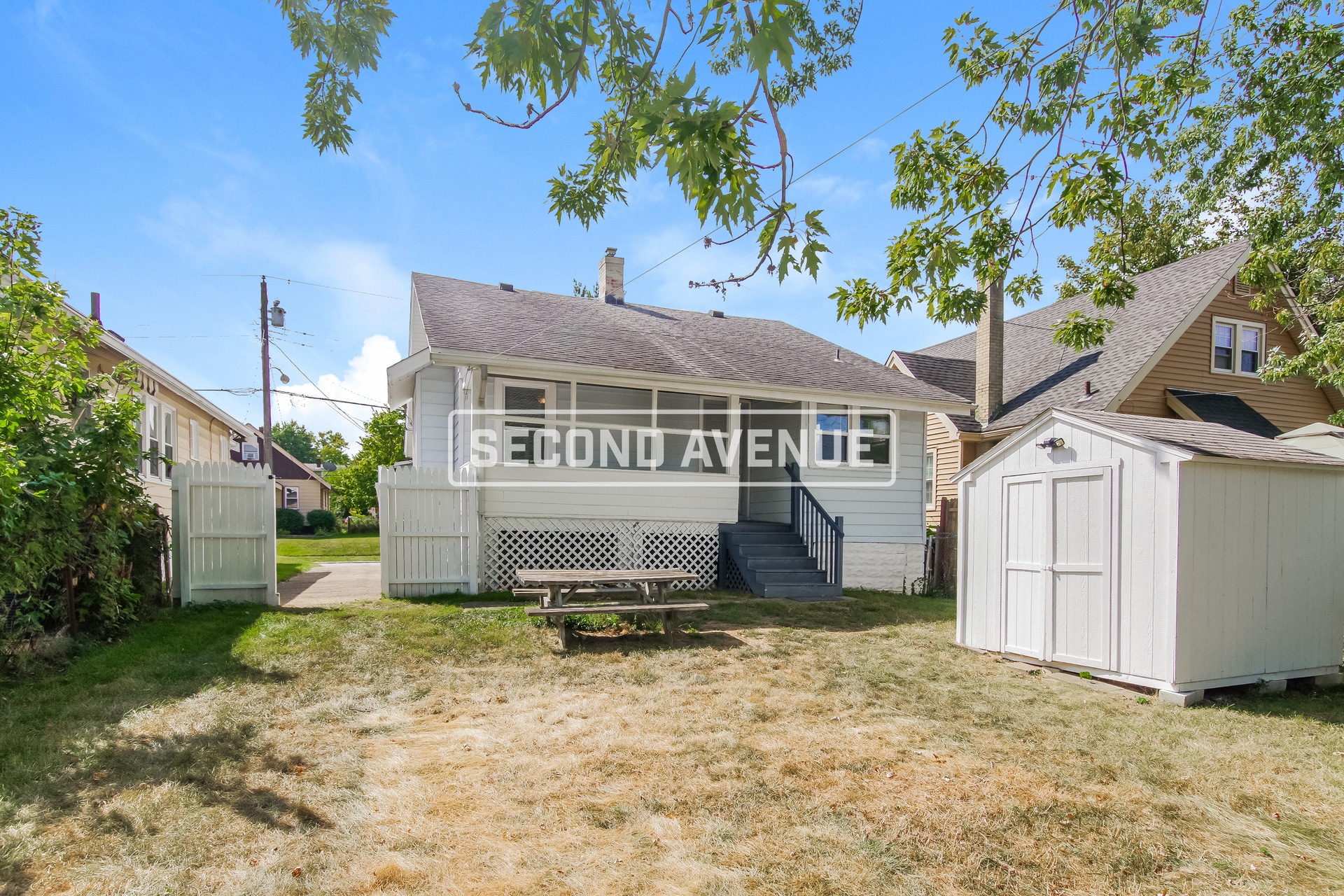 Building Photo - 1806 Sundale Ave