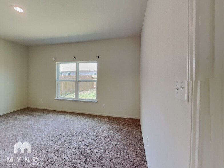 Building Photo - 105 Pettigrew Ct