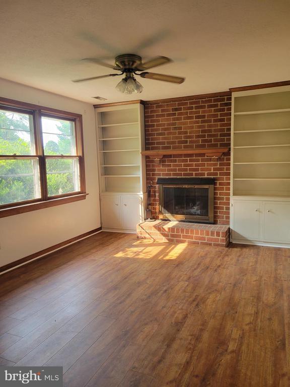 Building Photo - 90 Parrish Ln