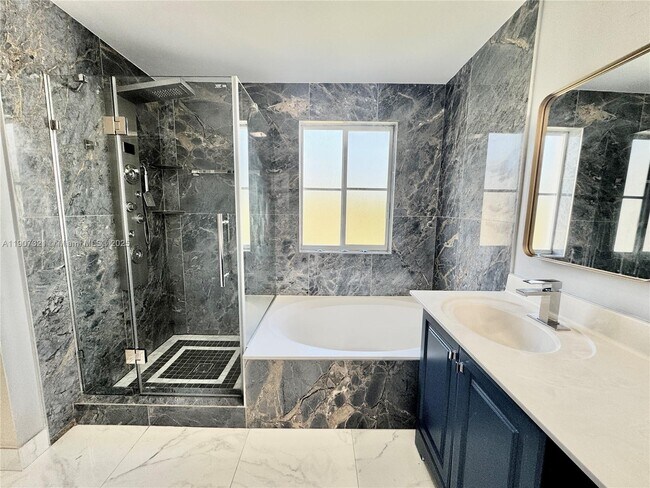 Building Photo - 4383 Laurel Ridge Cir